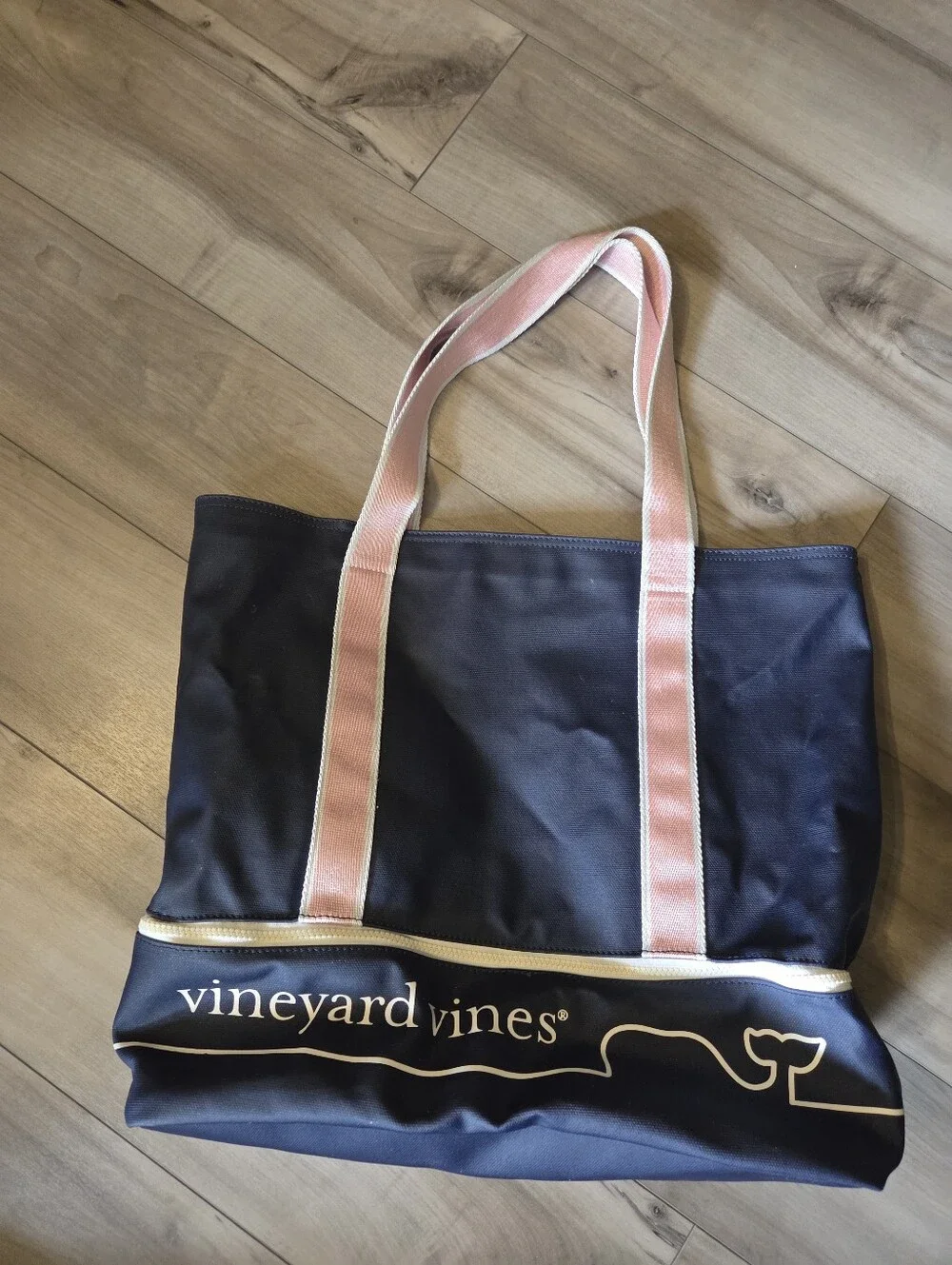 Vineyard Vines/Target Whale Line Beachbag